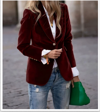 Damenblazer mit Knöpfen und Taschen