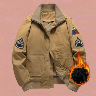 Herren Bomberjacke im Militärstil mit Patches und verdecktem Reißverschluss