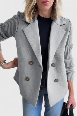 Emma | Damen Blazer mit Strickärmeln und Knöpfen