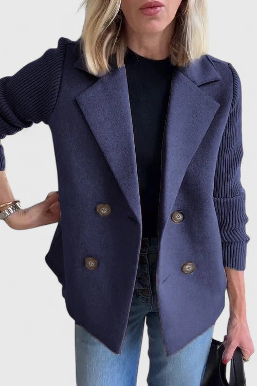 Emma | Damen Blazer mit Strickärmeln und Knöpfen